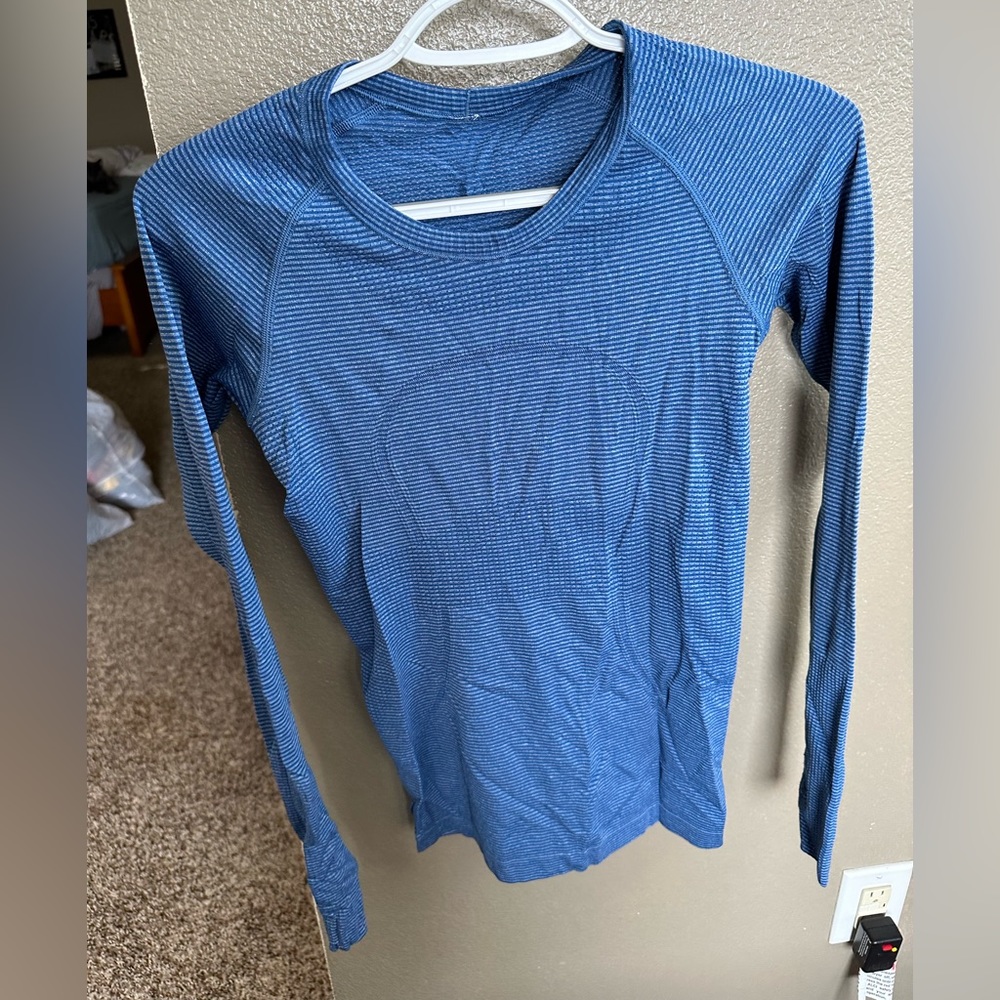 Lululemon long sleeve 4